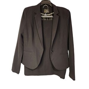 Worthington Suit - Jacket and Skirt - Black - Size 8